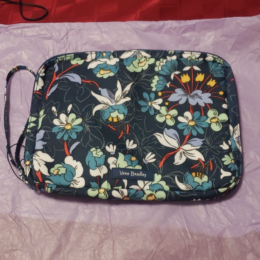 Vera Bradley lighten up wipes pouch 👝 - Picture 1 of 5